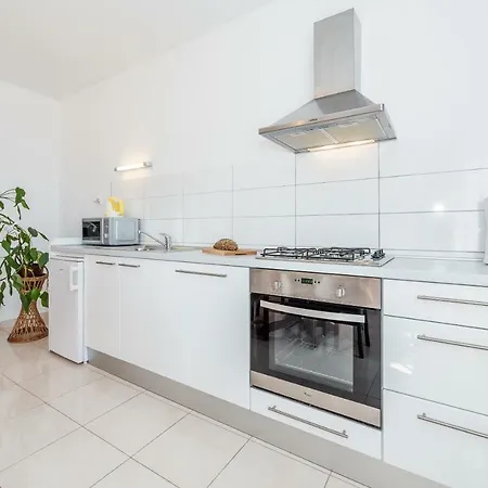 Anamarija With Sea View Apartamento *