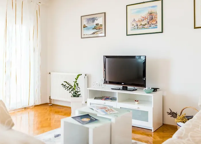 Anamarija With Sea View Šibenik