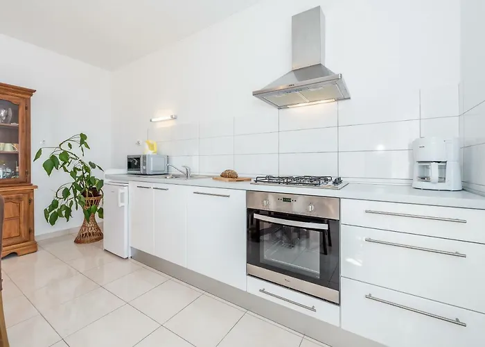 Anamarija With Sea View 아파트 *