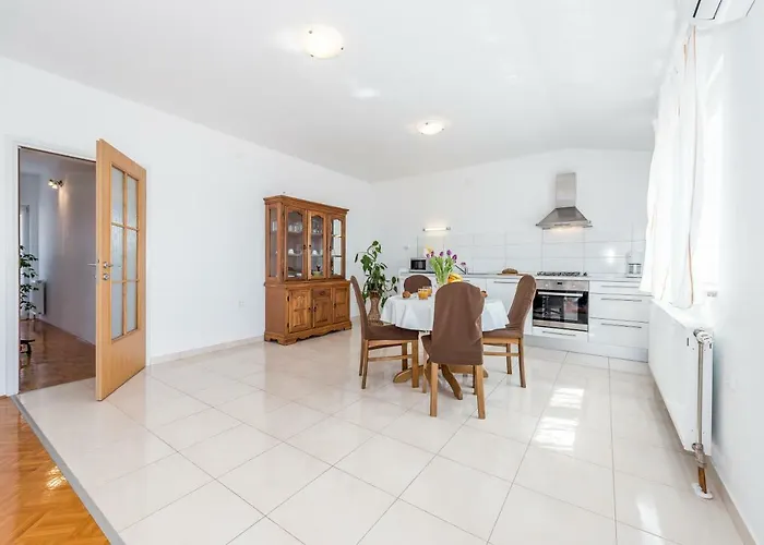 Anamarija With Sea View Apartamento