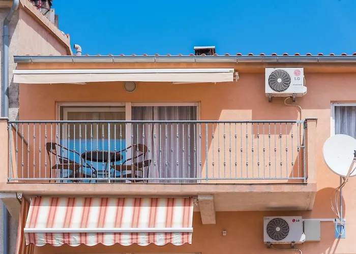 아파트 Anamarija With Sea View