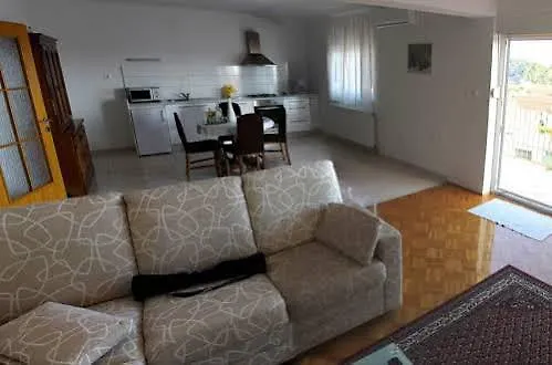 Anamarija With Sea View 아파트 시베니크